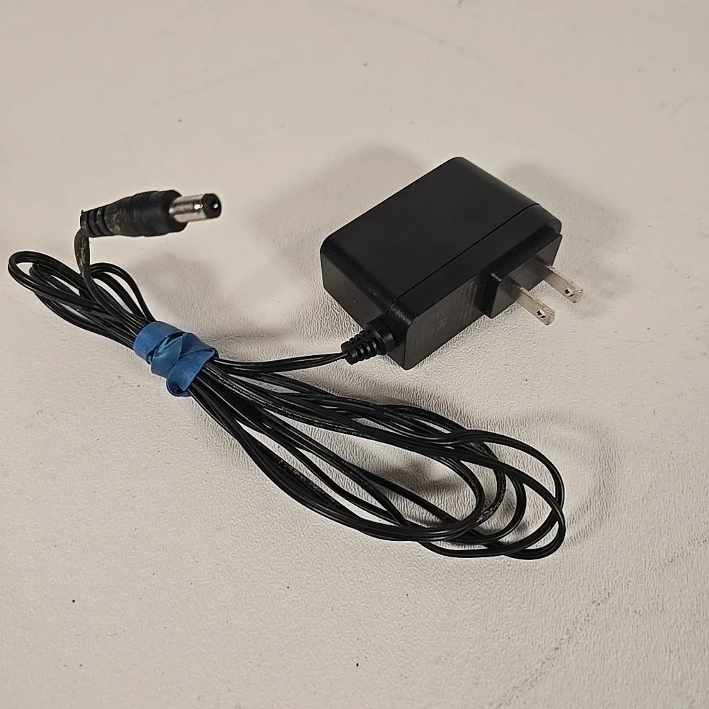 Switching Adapter Model‎ TEKA012-1200800UK 12V 0.8A